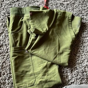 FIGS top and bottom size small